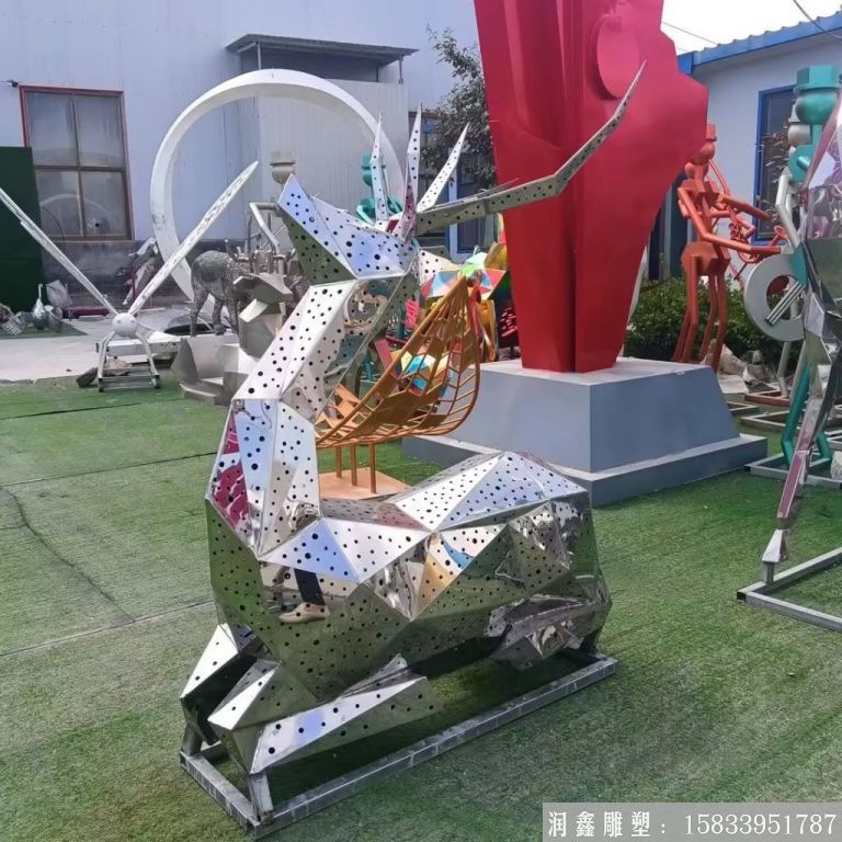 不銹鋼沖孔鹿雕塑，發(fā)光系列