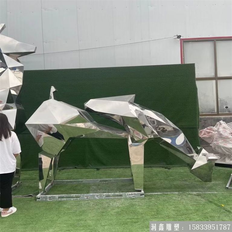 不銹鋼切面鹿雕塑，公園草坪鹿雕塑